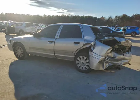 2010 Ford Crown Victoria Police Interceptor z USA, uszkodzony, nr VIN 2FABP7BV2AX120963